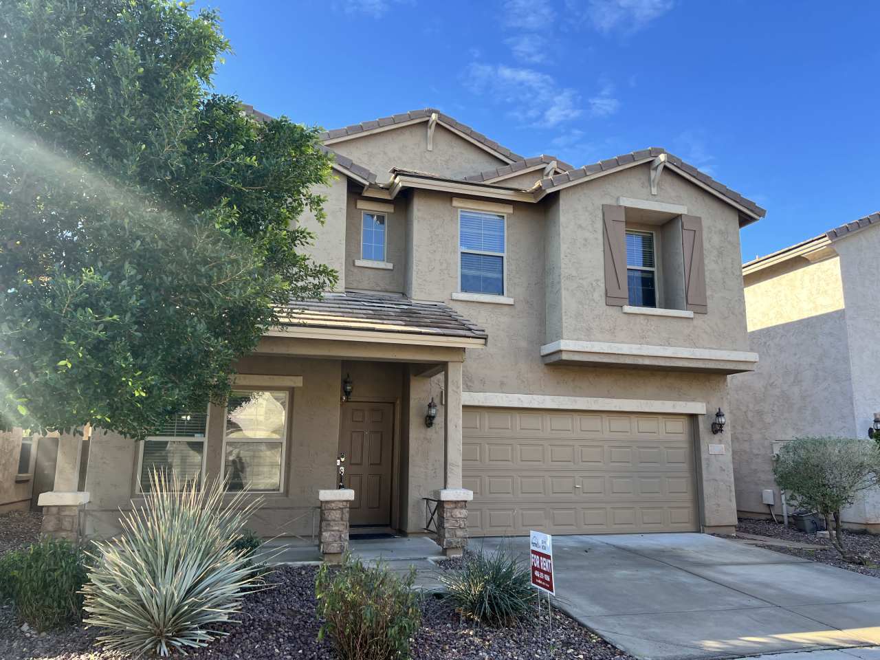 2045 W Le Marche Ave