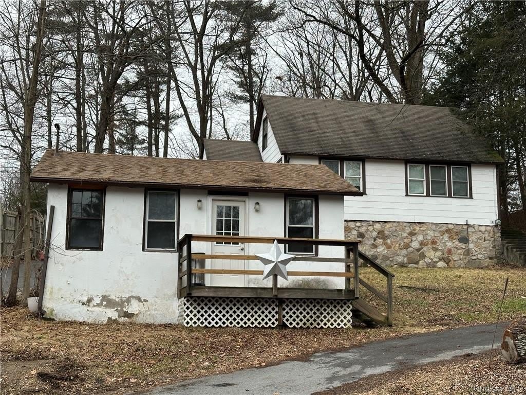 55-57 Burlingham Road unit: 1