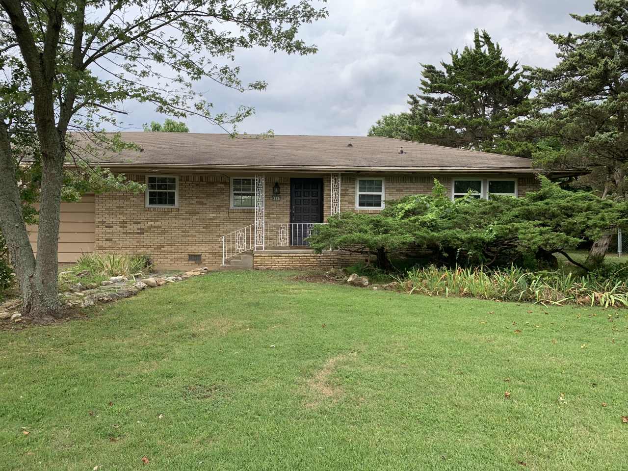 1117 East Ridgeway Drive