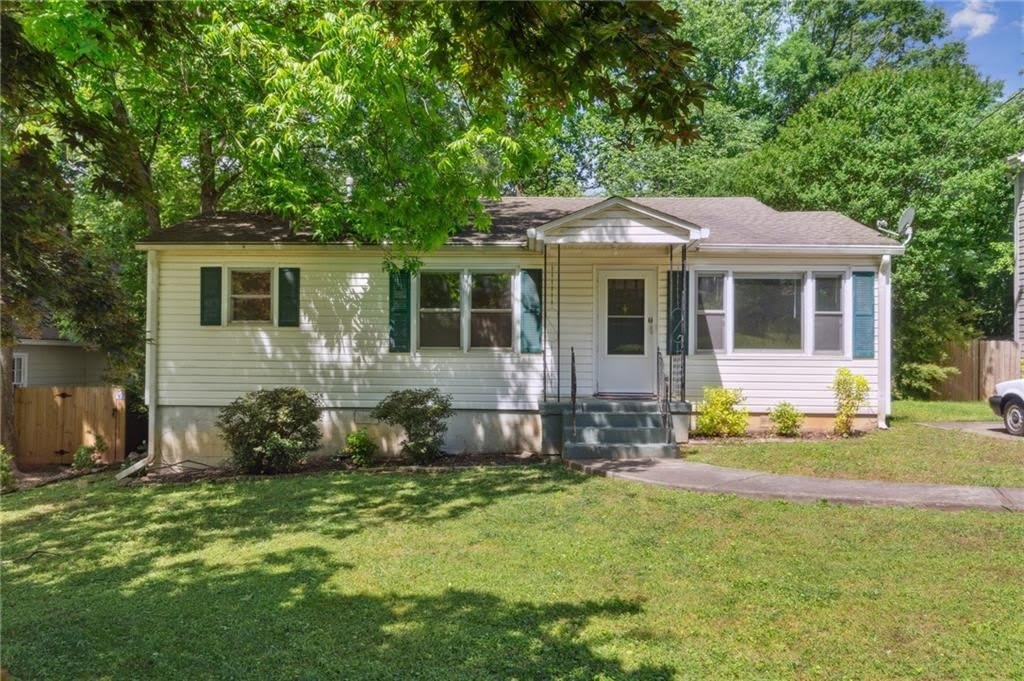 1682 Bridgeport Drive NE