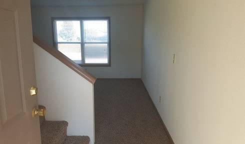 3 Bed 2.5 Bath 2 Car Garage Split Duplex- Pets ok!