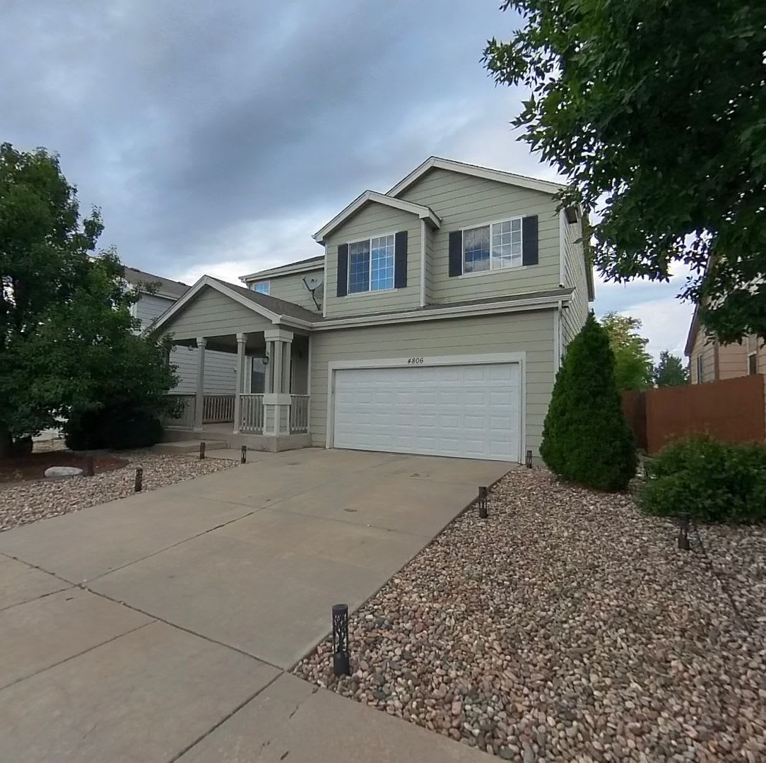 3 bedroom 2.5 bath 2 car garage with A/C