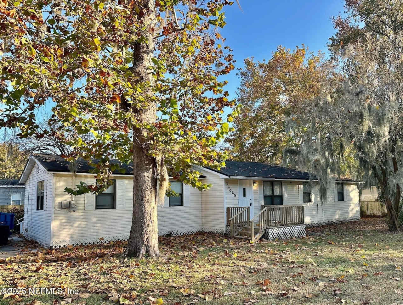 13625 HOLLINGS Street