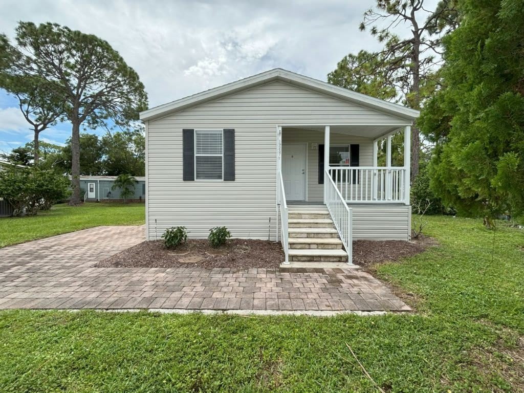 19237 Cedar Crest Court, #9M