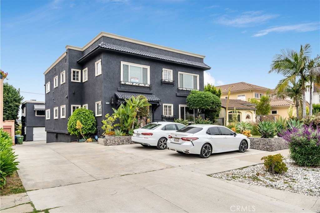 1229 S Longwood Avenue