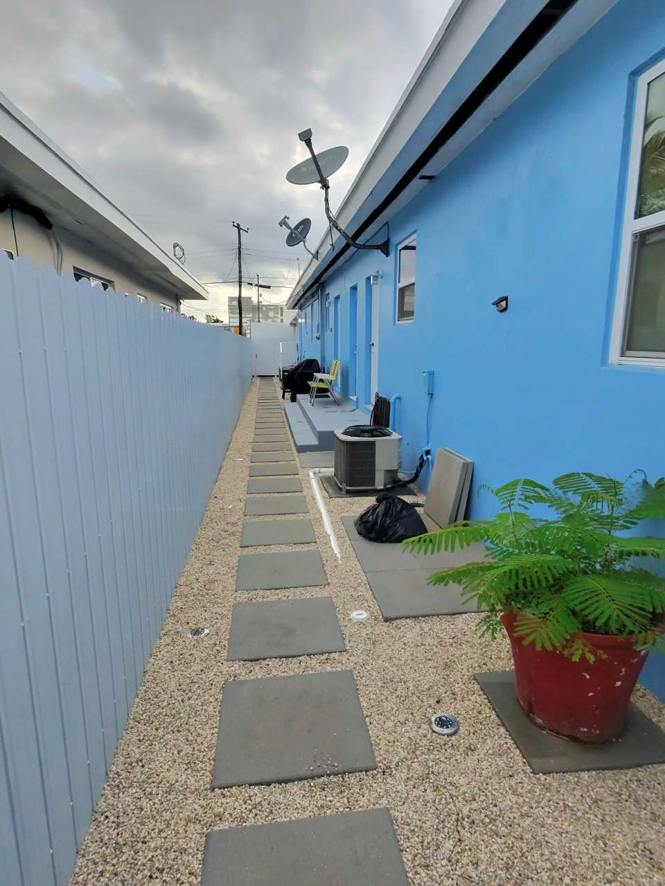 2453 Northwest 35th Street