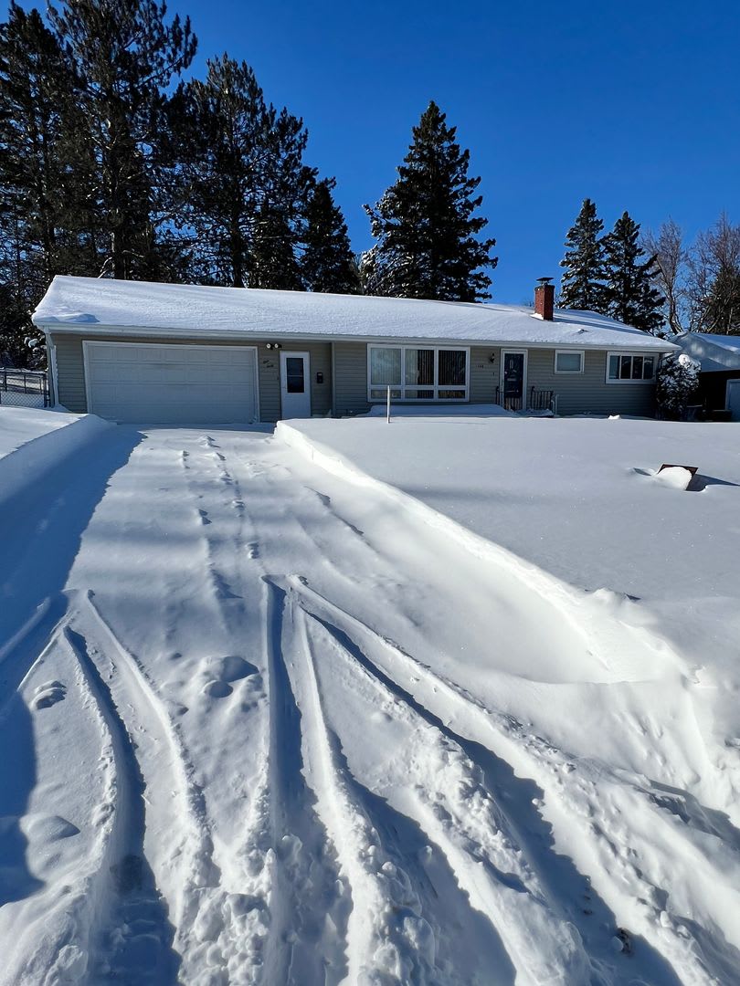 140 E Niagara Street - Available June!