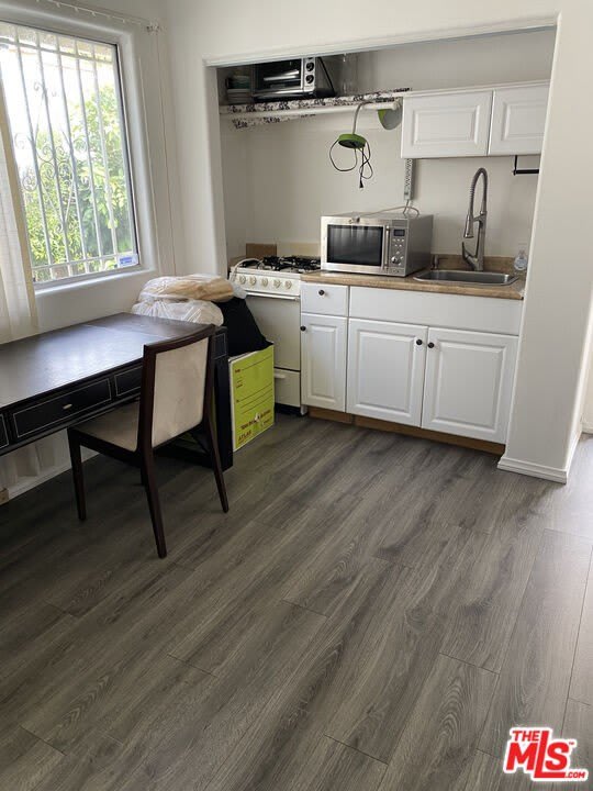 451 S La Peer Dr unit: 2