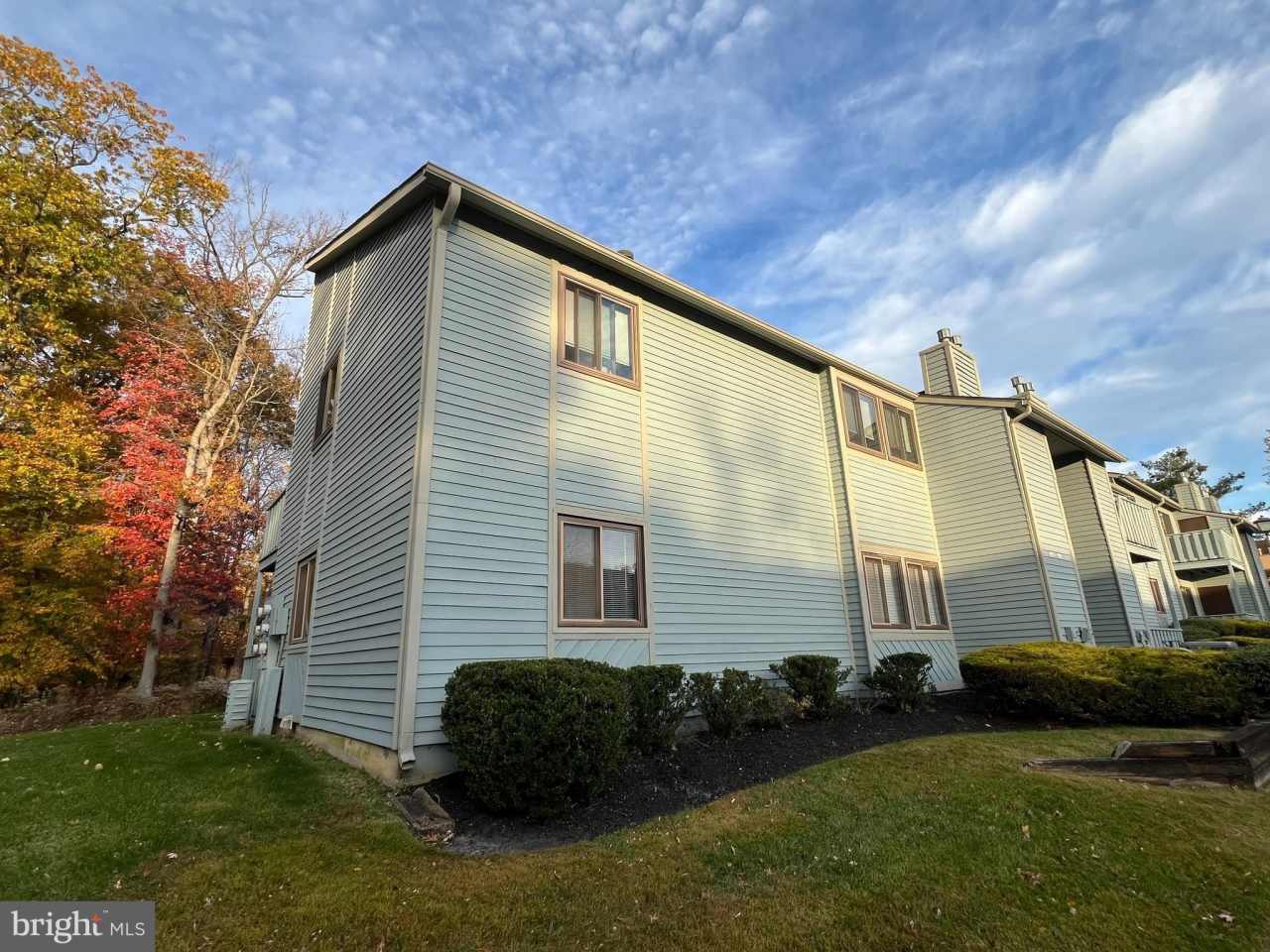 1909 WOODHOLLOW Drive