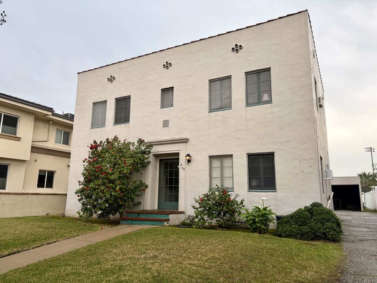 264 E. Glenarm Street Unit 4