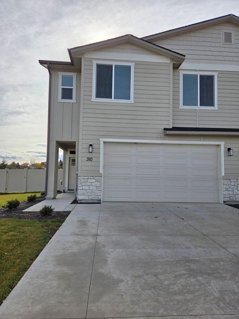 Modern New-Build Duplex in Payette