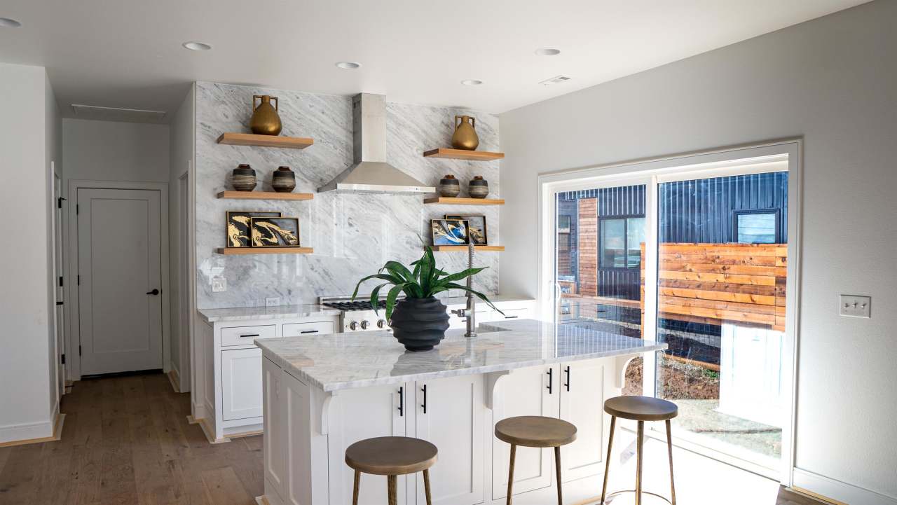 1047 South Hollywood Avenue