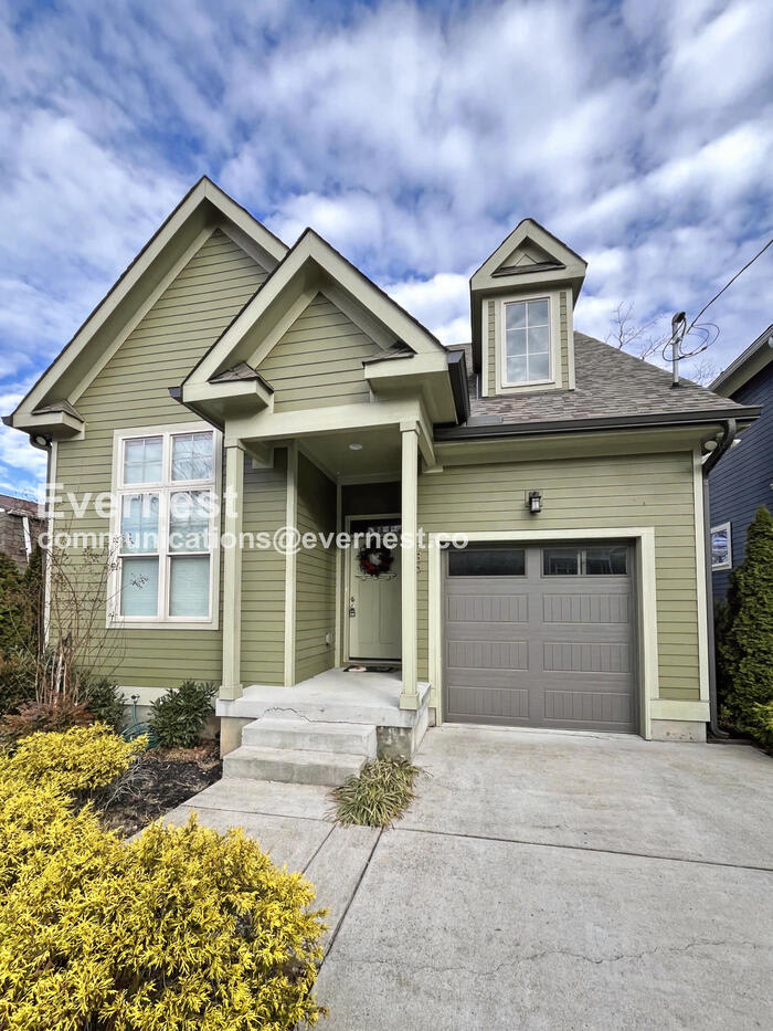 736 29th Avenue North