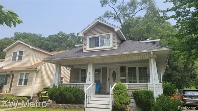 1525 Wyandotte Avenue