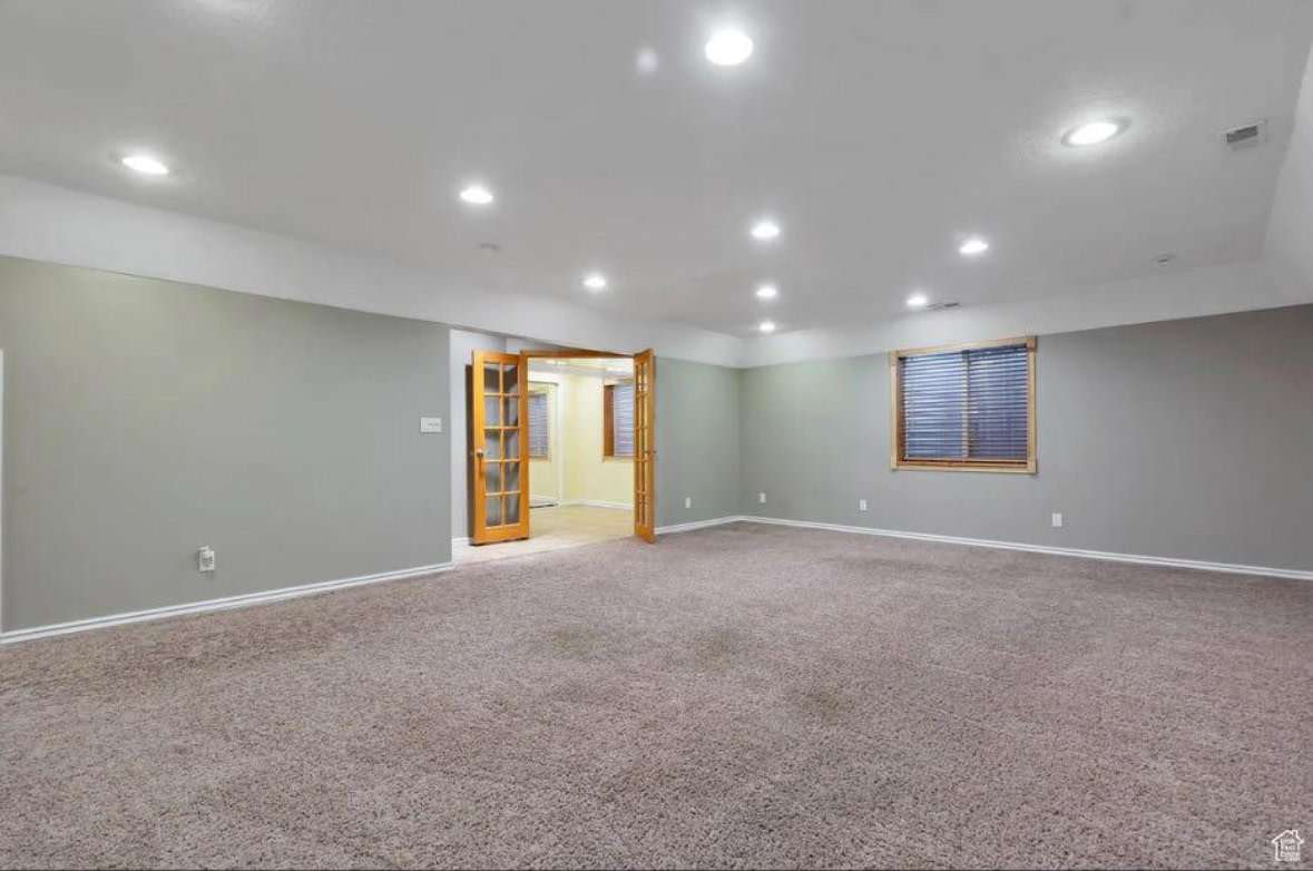 6986 Jordan Close Circle