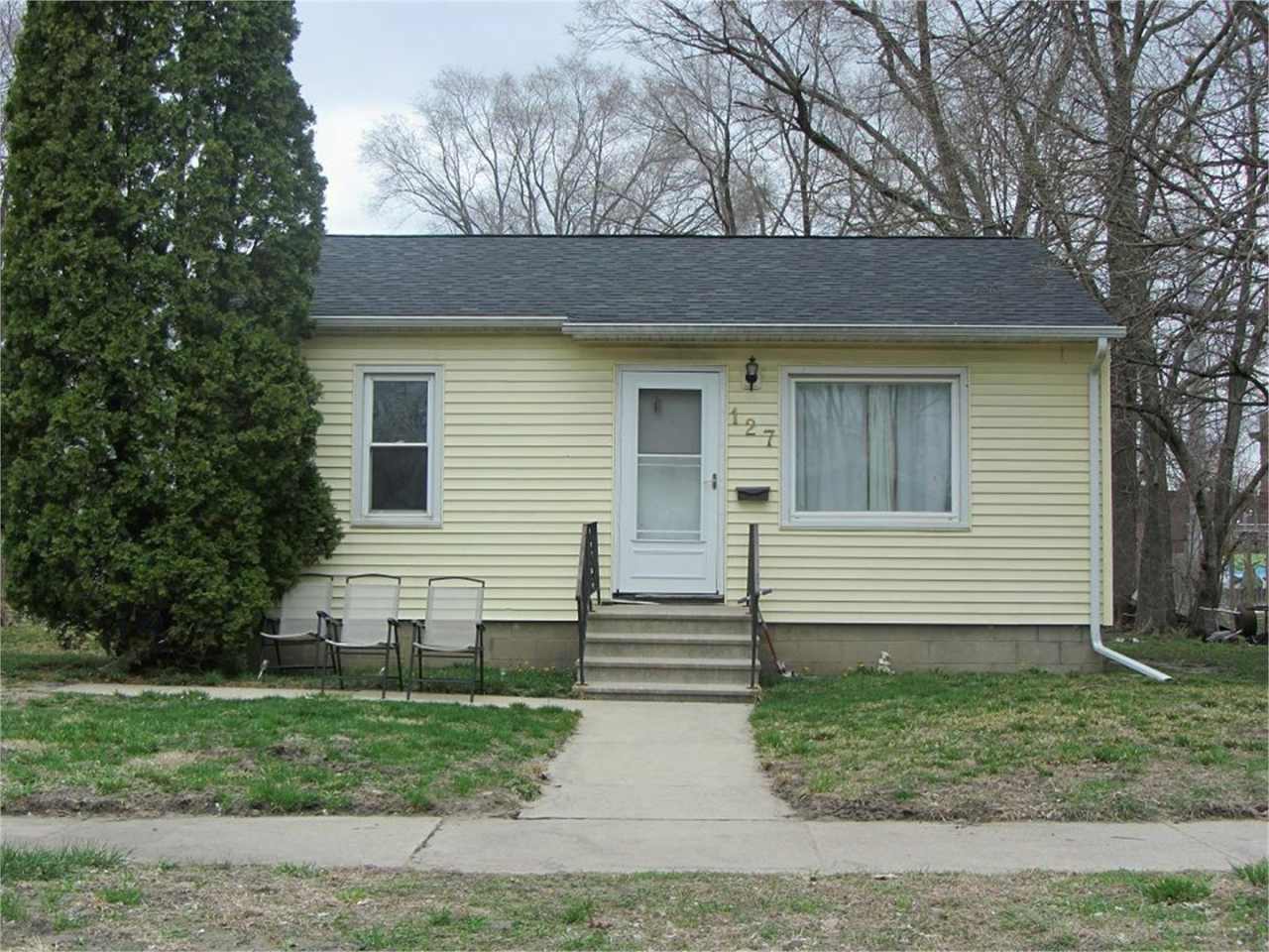 Updated 2 bedroom, 1 bath at 127 Quincy in Waterloo