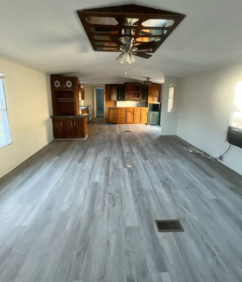 518 W Alabama – Spacious Manufactured Home