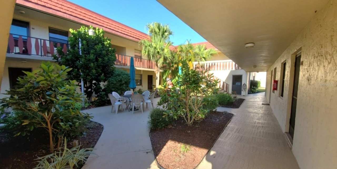 72 BOUNDARY BOULEVARD