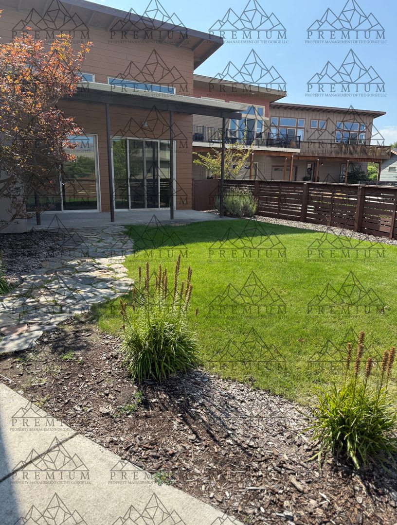 2 BED 2 BATH FULLY FURNISHED HOME!!!