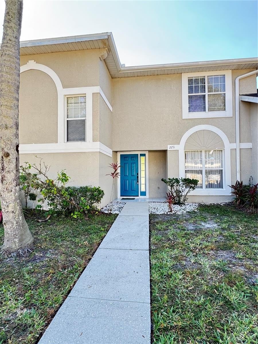 2251 CYPRESS KNEE LOOP