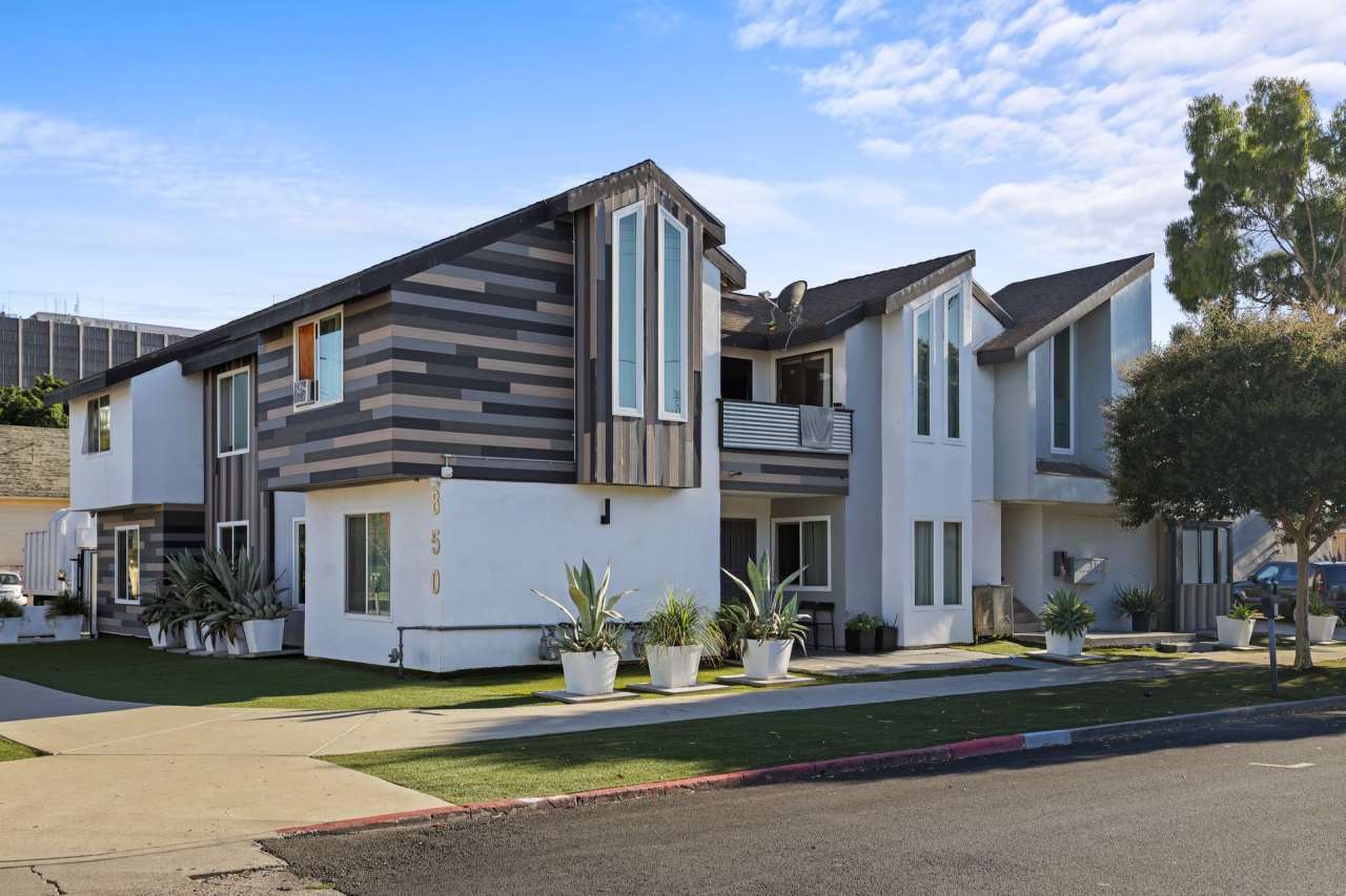 850 N. Van Ness Avenue Apartments