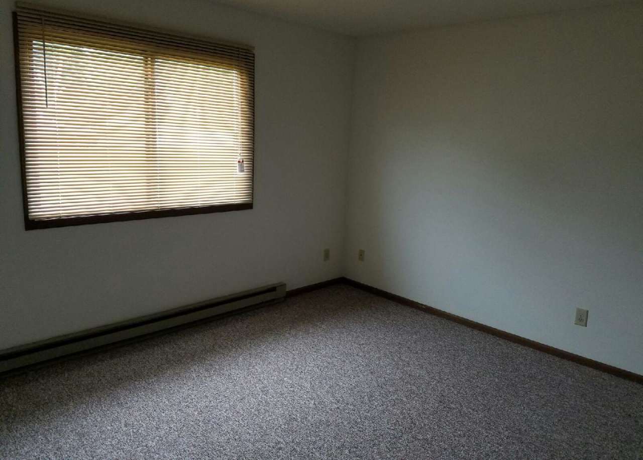 1143 Lewellen Street - 1