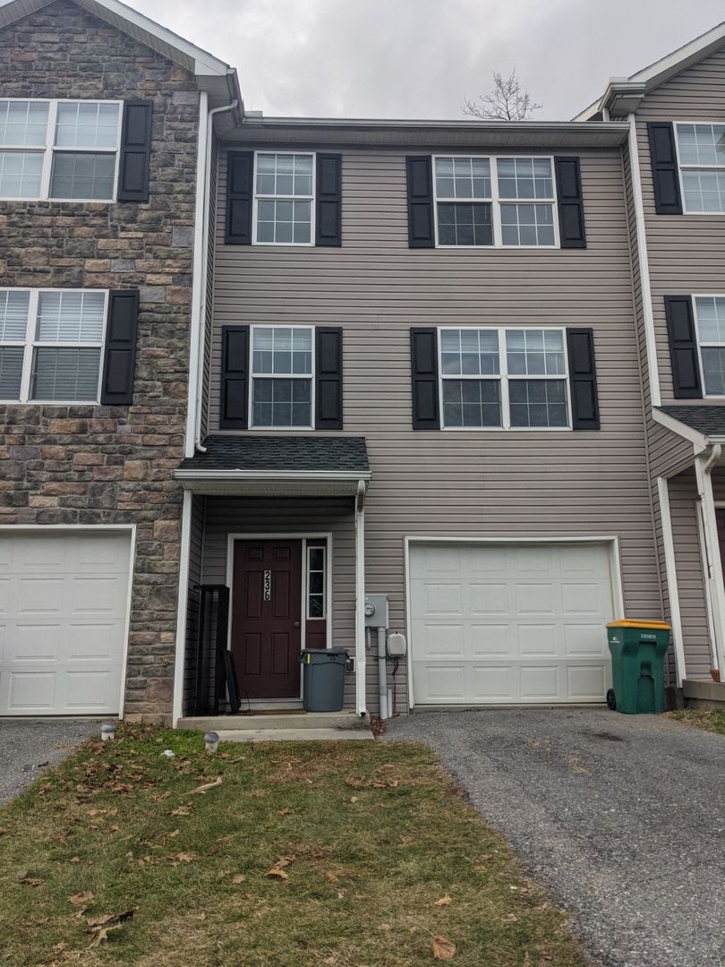 3 Bedroom Townhouse for Rent in Waynesboro!