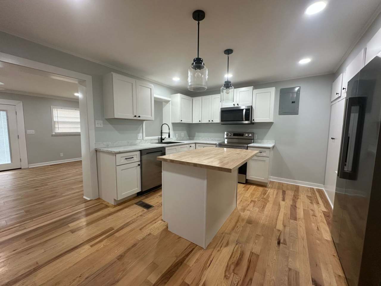 3 Bedroom 2 Bathroom Spilt Unit in Wilmington