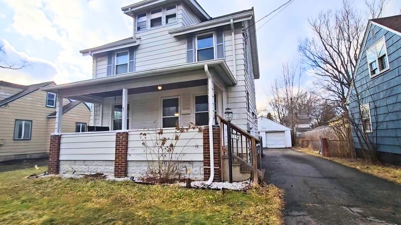 1156 Hazelwood Ave SE