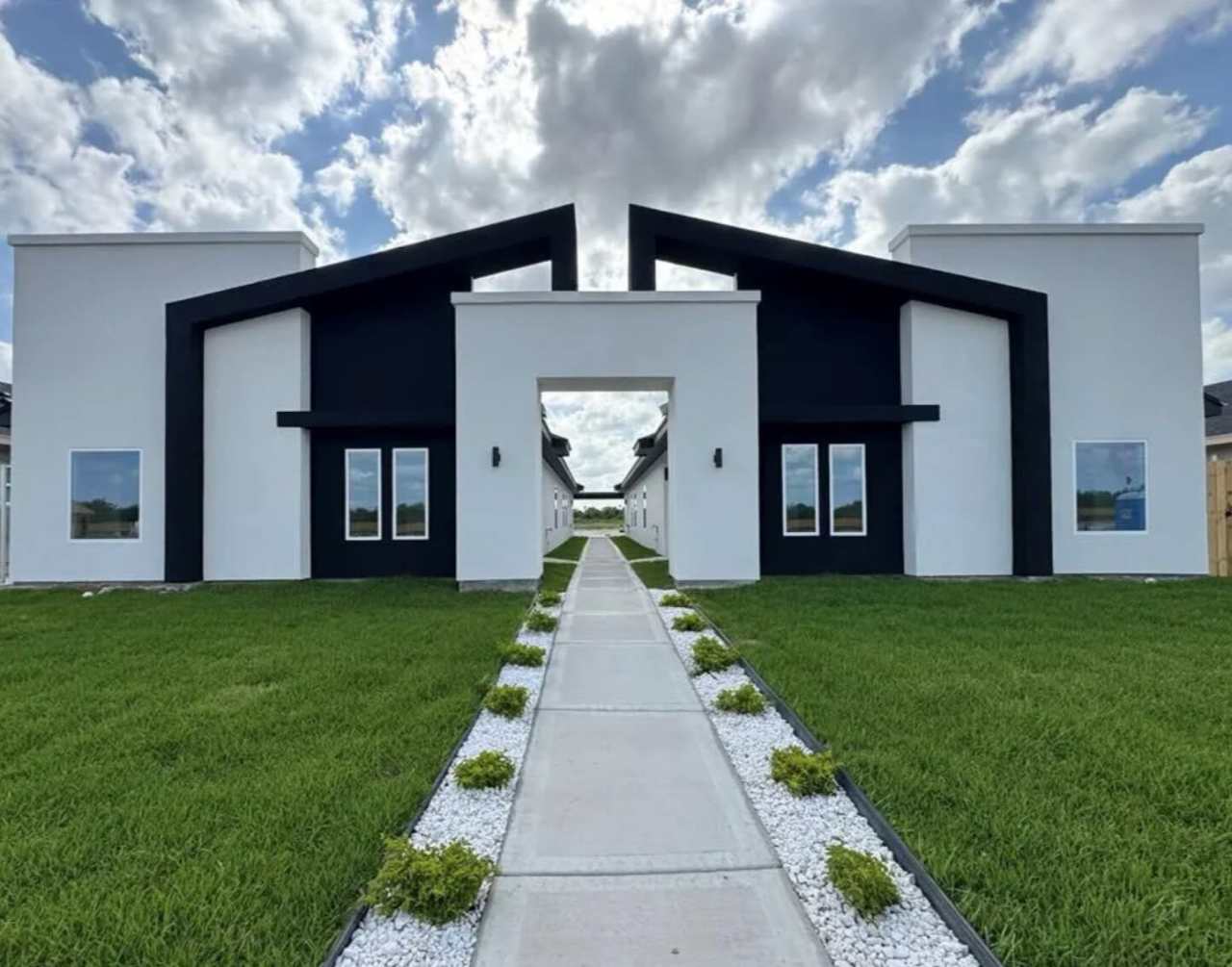 2409 Indian Creek Avenue