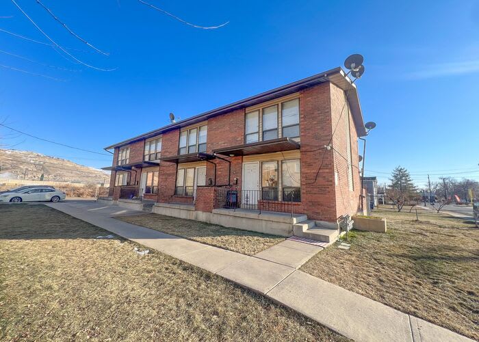 1022 North Victoria Way