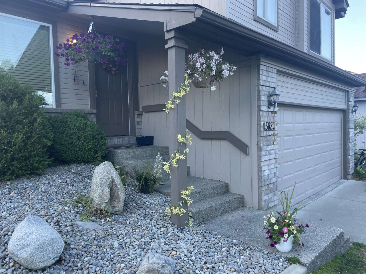 5823 North Carlisle Road