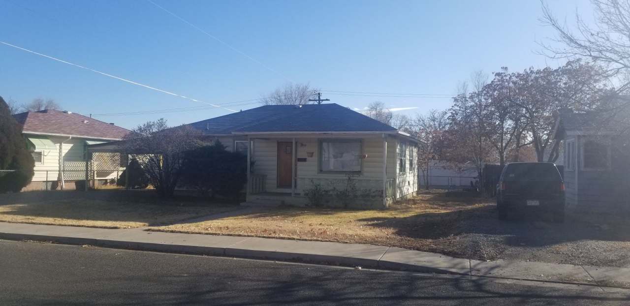 2 Bed 1 bath house with carport