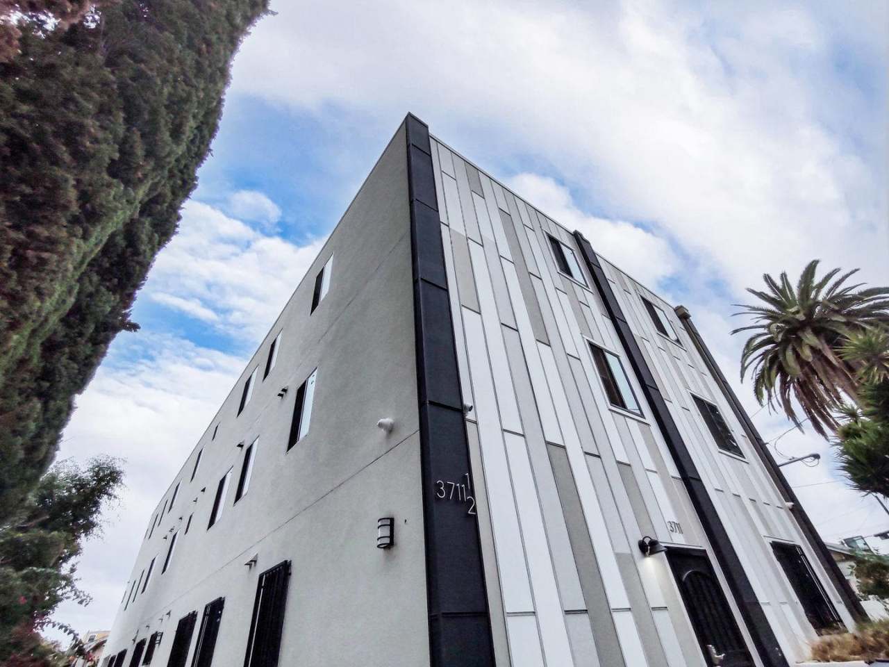 Sung YK 3711 Halldale Ave