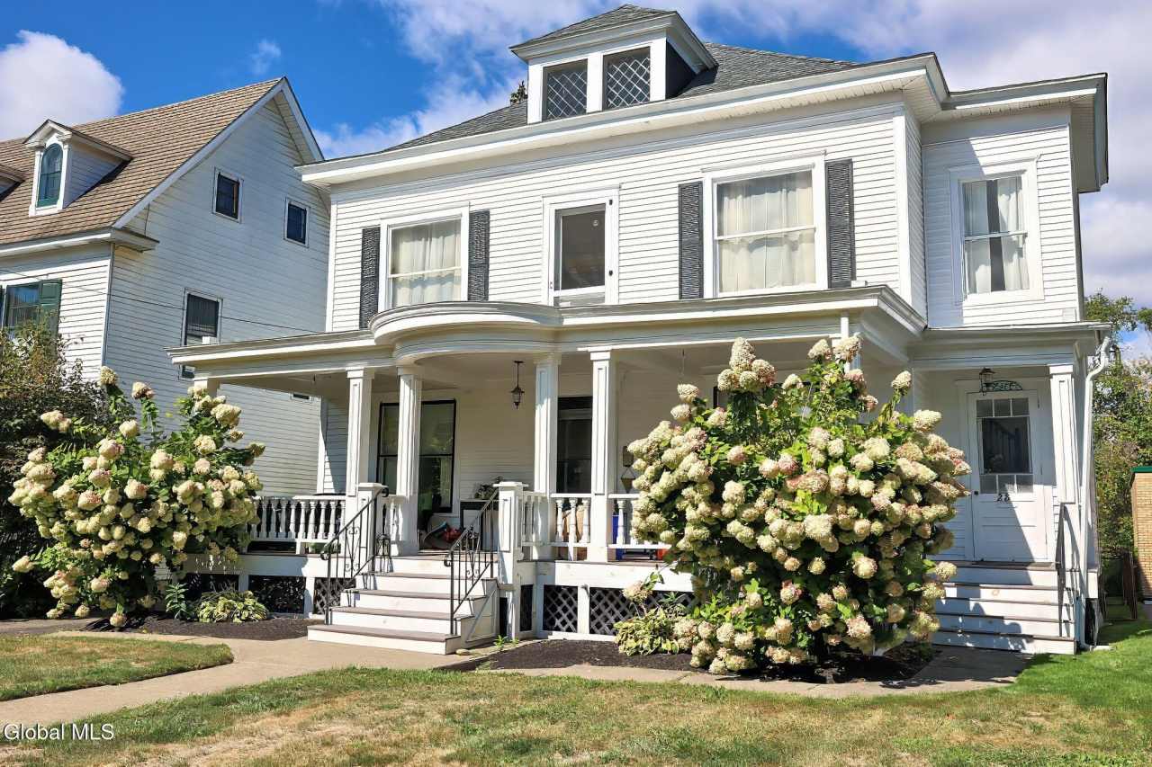 28 Manning Boulevard unit: 2