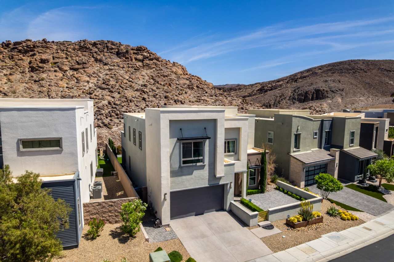 Furnished Luxury Rental with Mountain Views in Gated Henderson Community