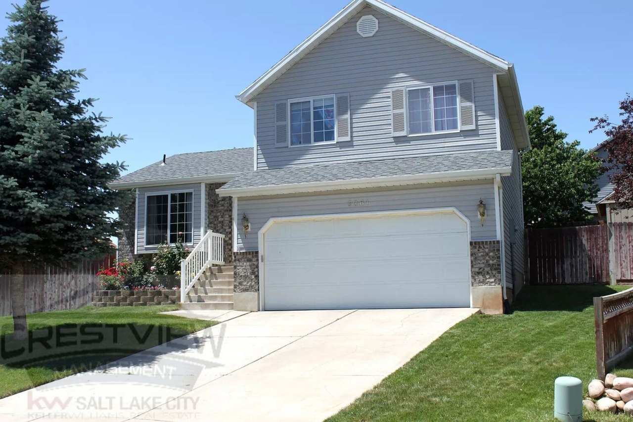Must See!! 4 bedrooms 2 baths house in Layton!