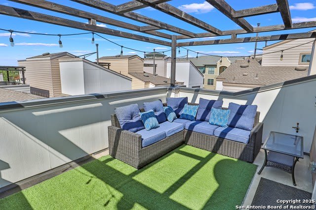 2739 N Pine