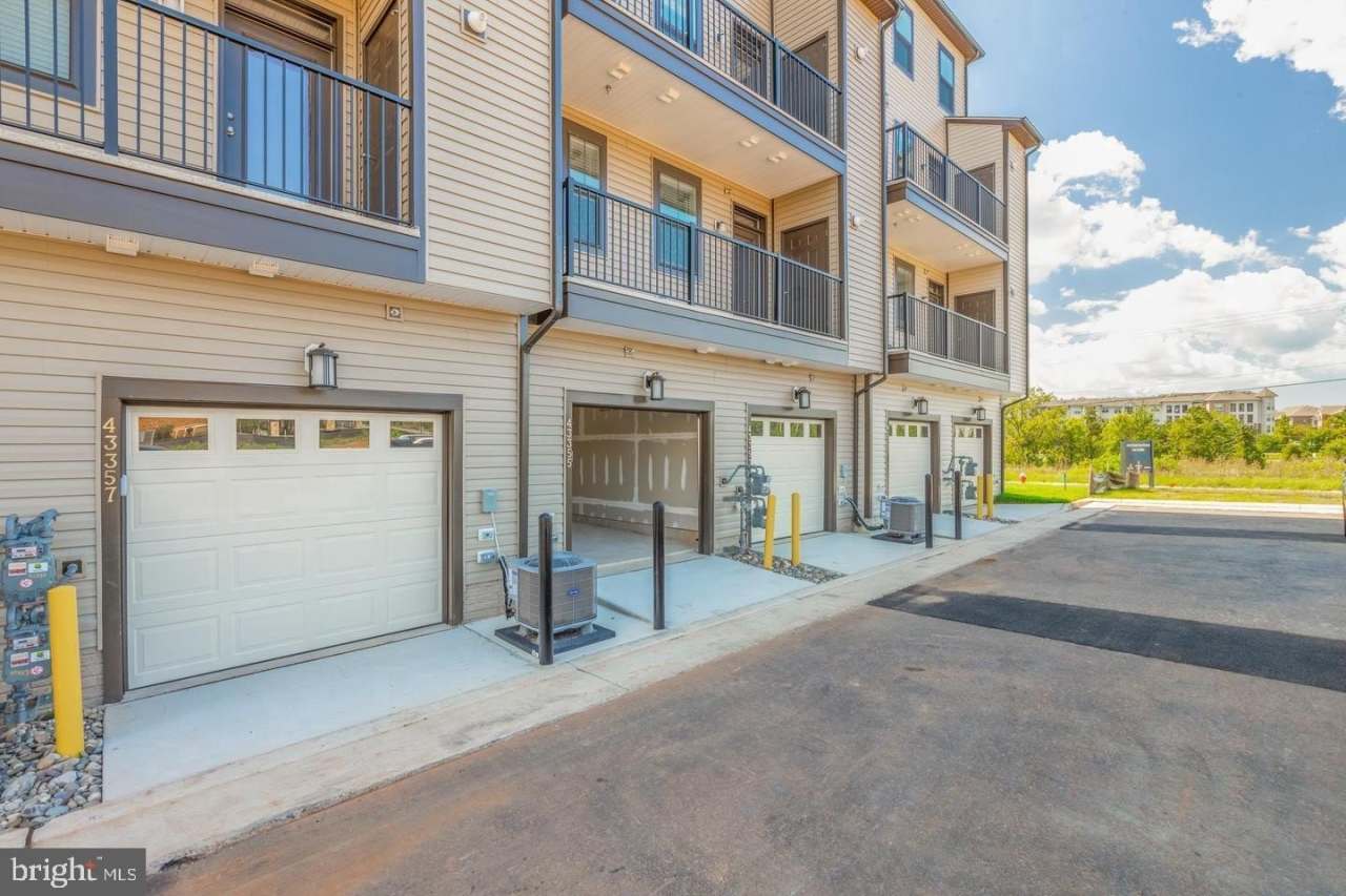 43357 RADFORD DIVIDE Terrace