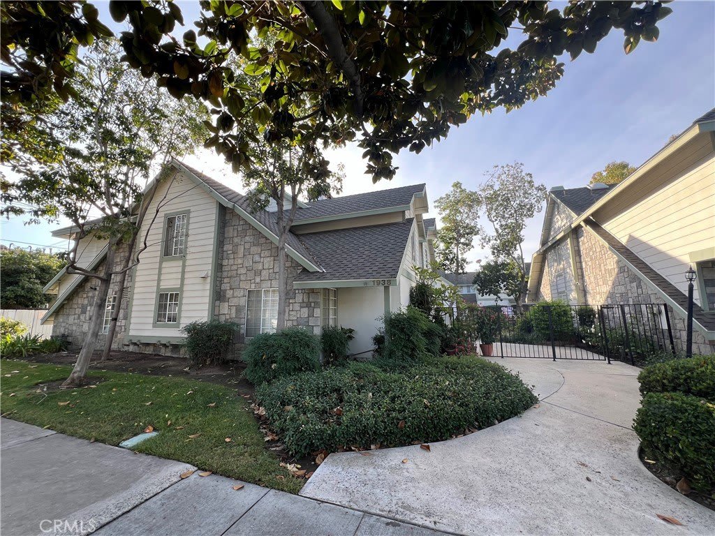 1938 W Culver Avenue