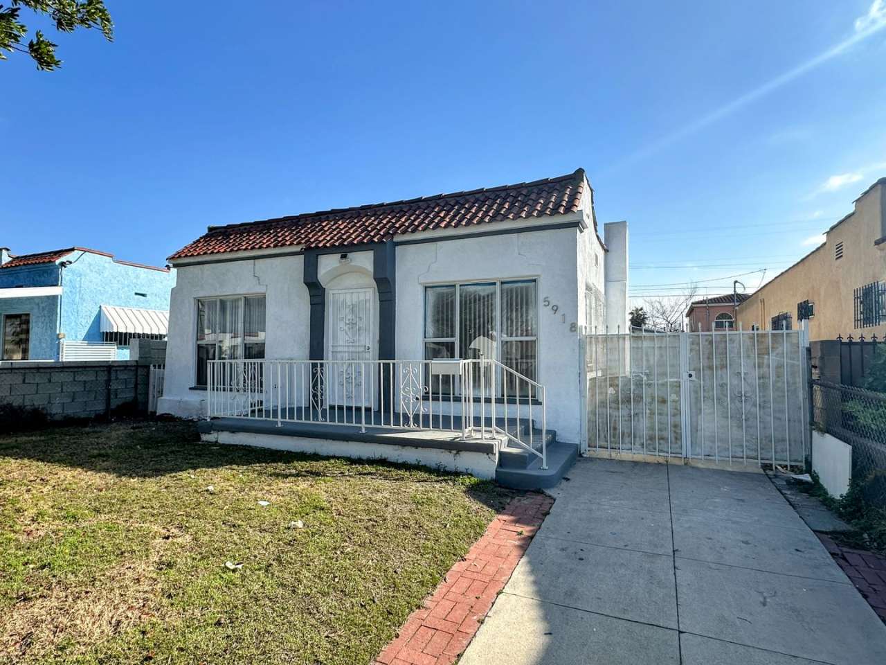 Central to everything! Move In Ready 2bd/1ba home in Van Ness area
