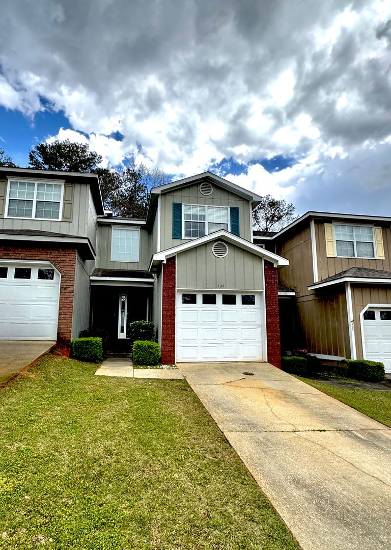 104 Pineridge Drive, Enterprise, AL