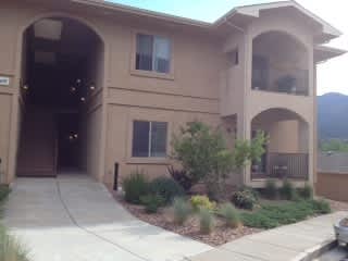 Upper-Level Condo with Mountain Views in Villas at Bear Creek!