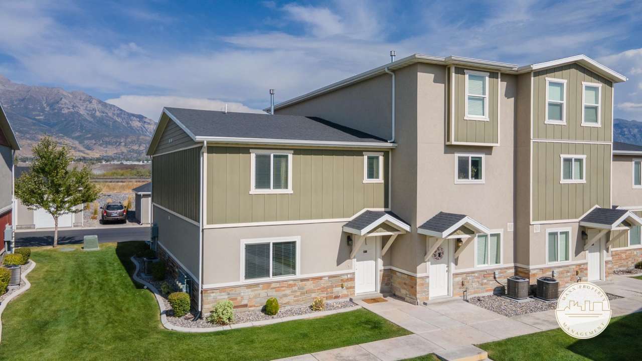 Beautiful 2-Story Townhomes in Tucker Row in Vineyard. Great Location and Onsite Amenities!