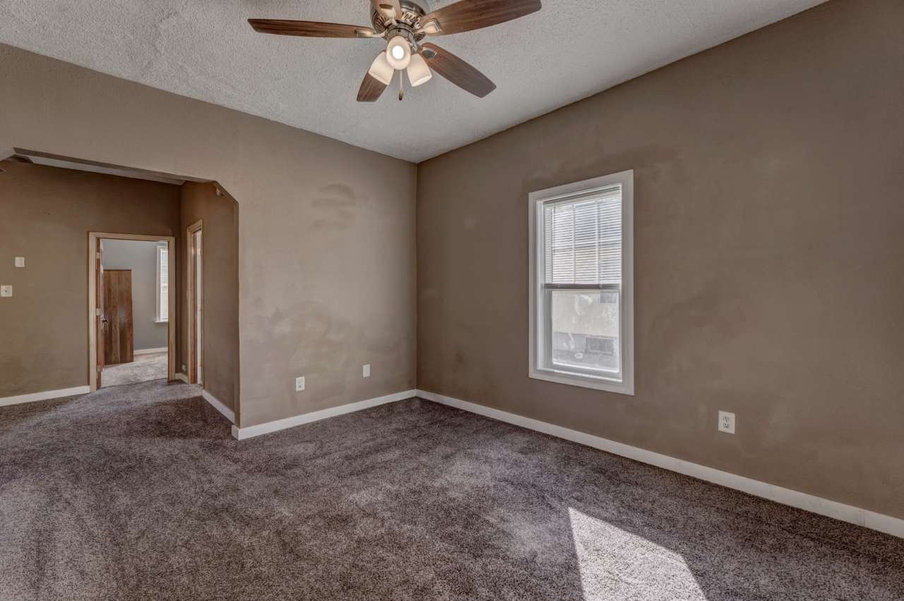 812 Allen Avenue - 1