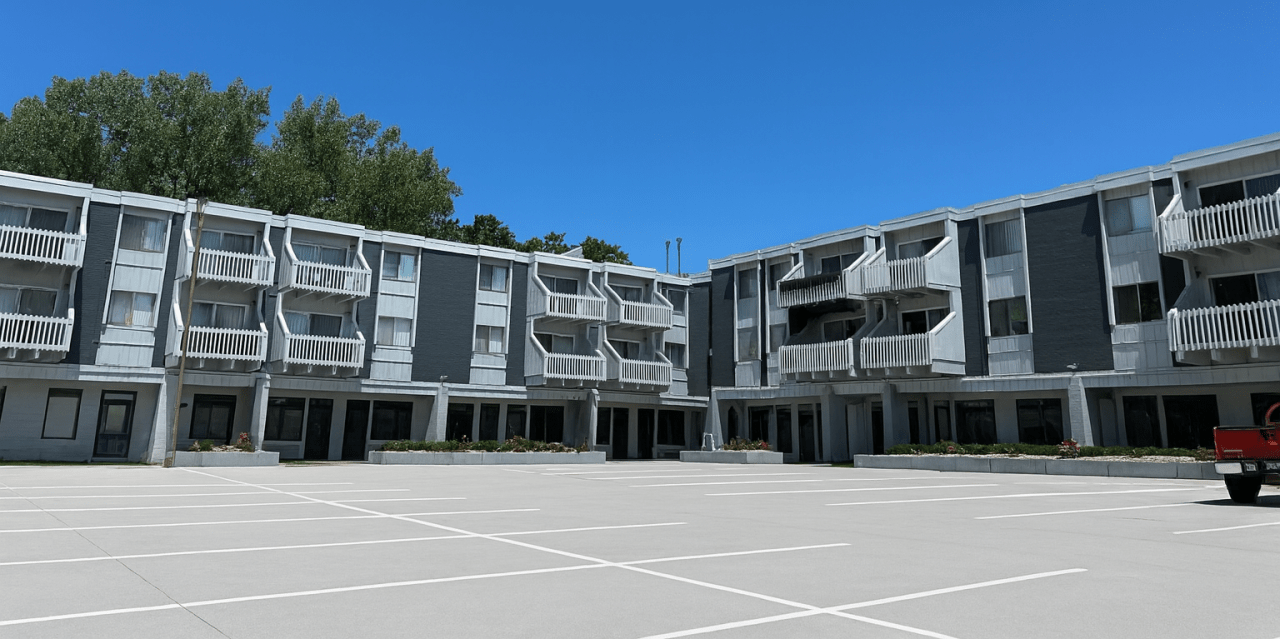 Plaza 93 West Apartments