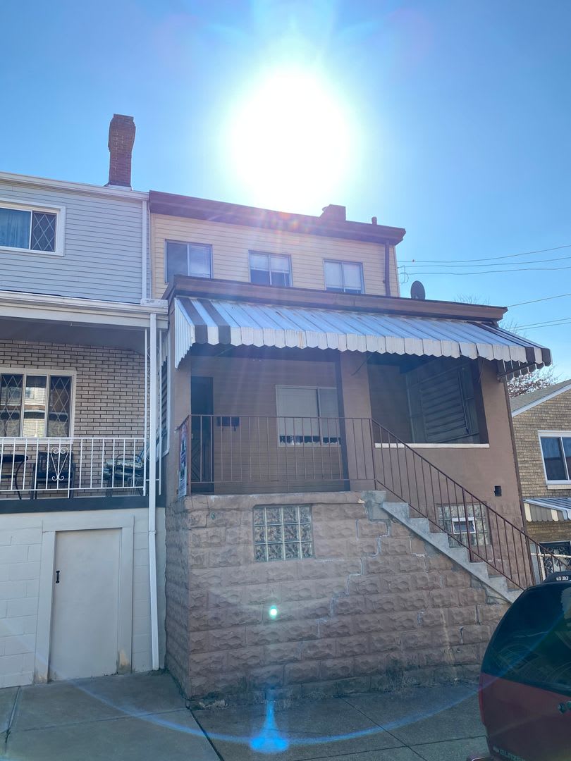 RENOVATED 2 BEDROOM IN THE HEART OF BLOOMFIELD!