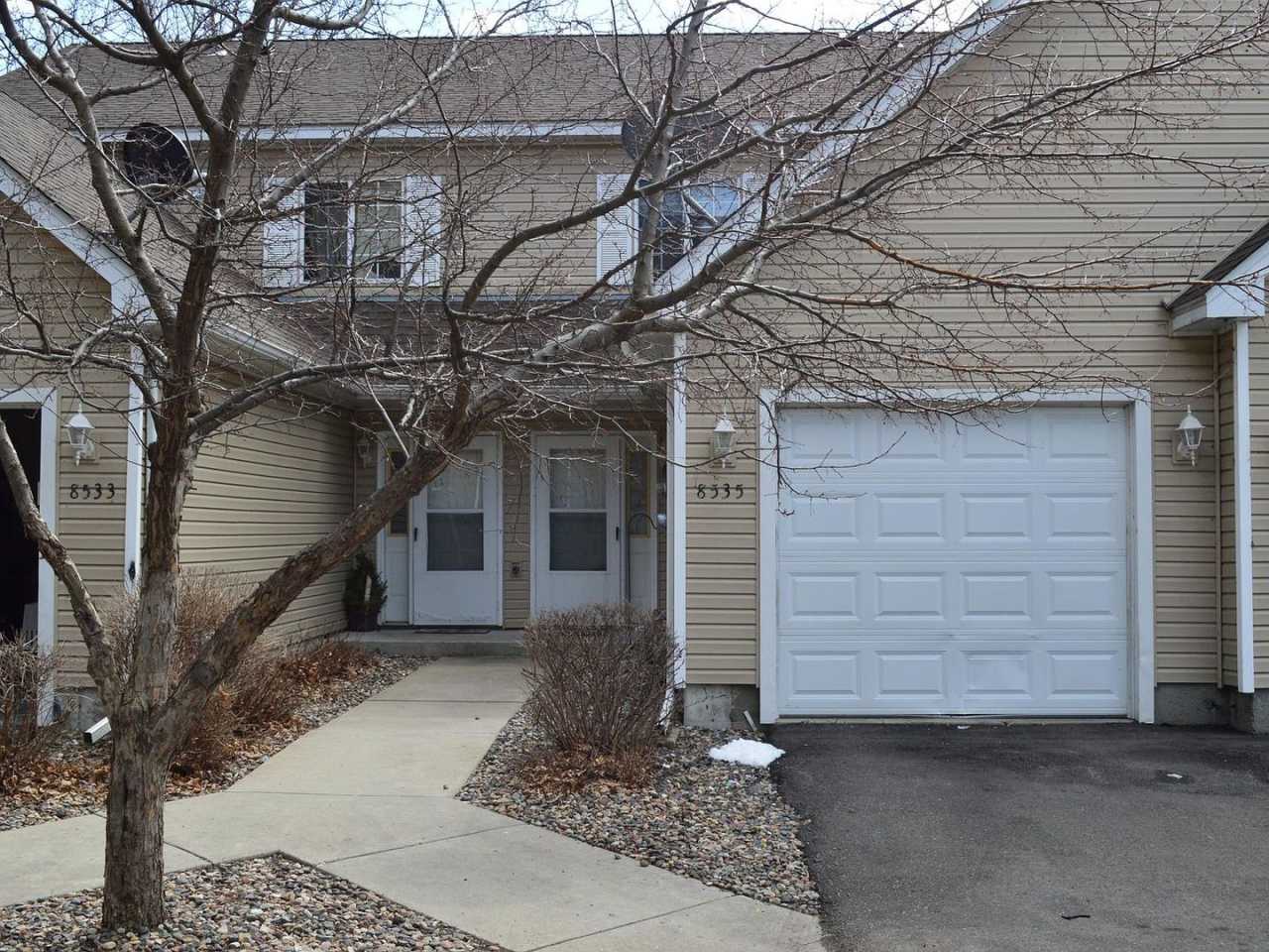 3br/2.5ba townhome in Eden Prarie
