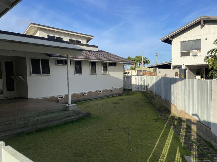 6078 Kalaniana?ole Highway