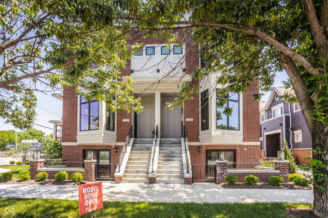 1561 N College Avenue